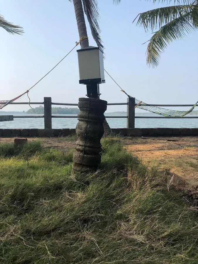 Candlehut Homestay Nīleshwar