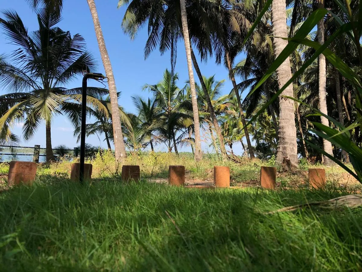 Candlehut Homestay Nīleshwar