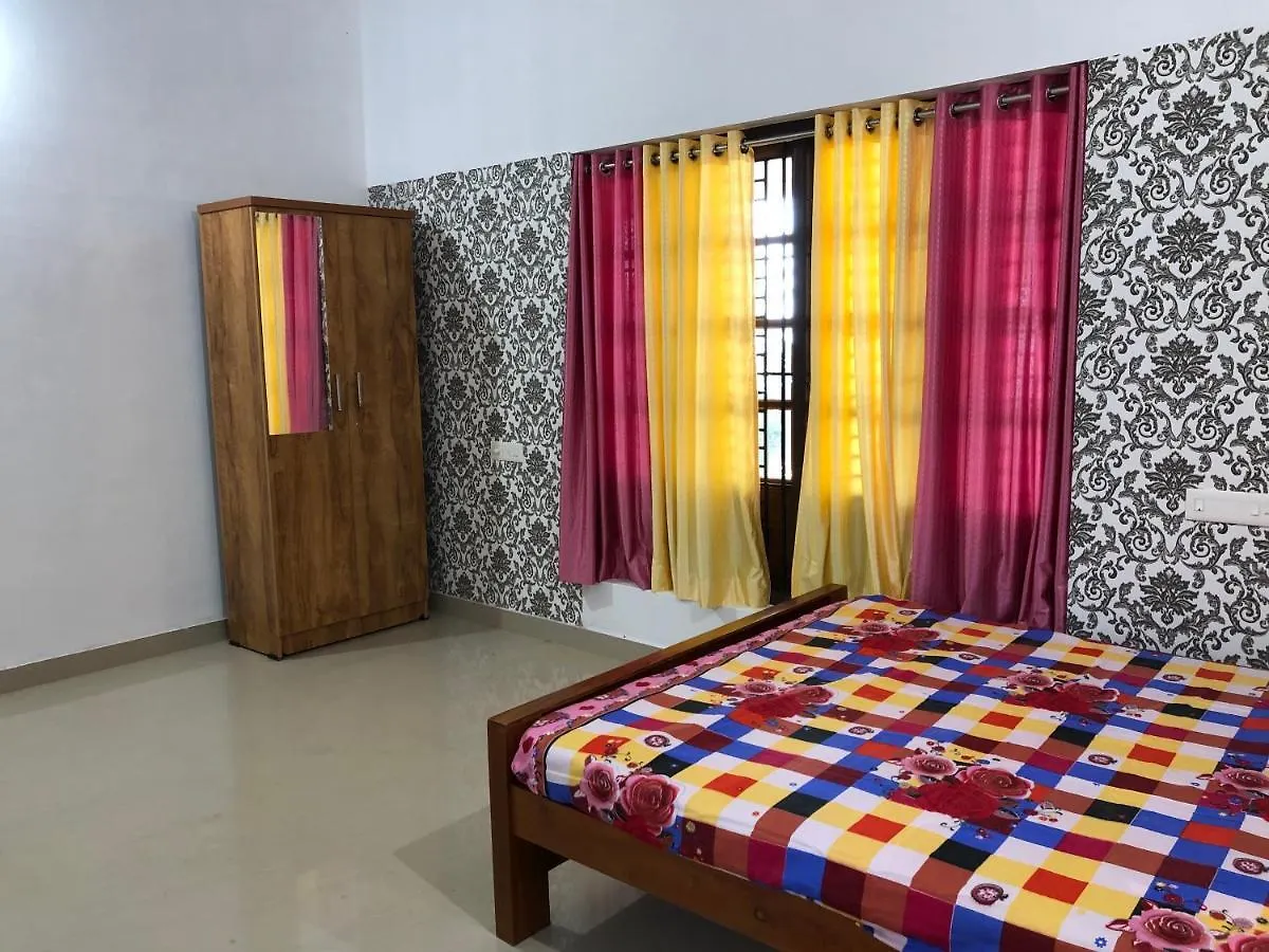 Candlehut Homestay Nīleshwar